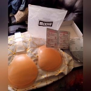 DD INVISIBLE LIFTING BRA PROVIDES SUPPORT AND COVERAGE WITHOUT THE STRAPS